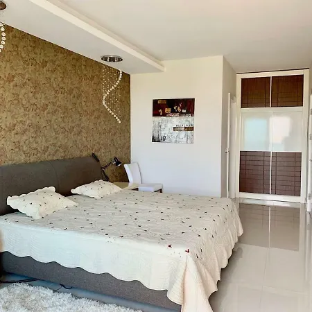 Beautiful Penthouse With A Huge Balcony With Plants * Alanya